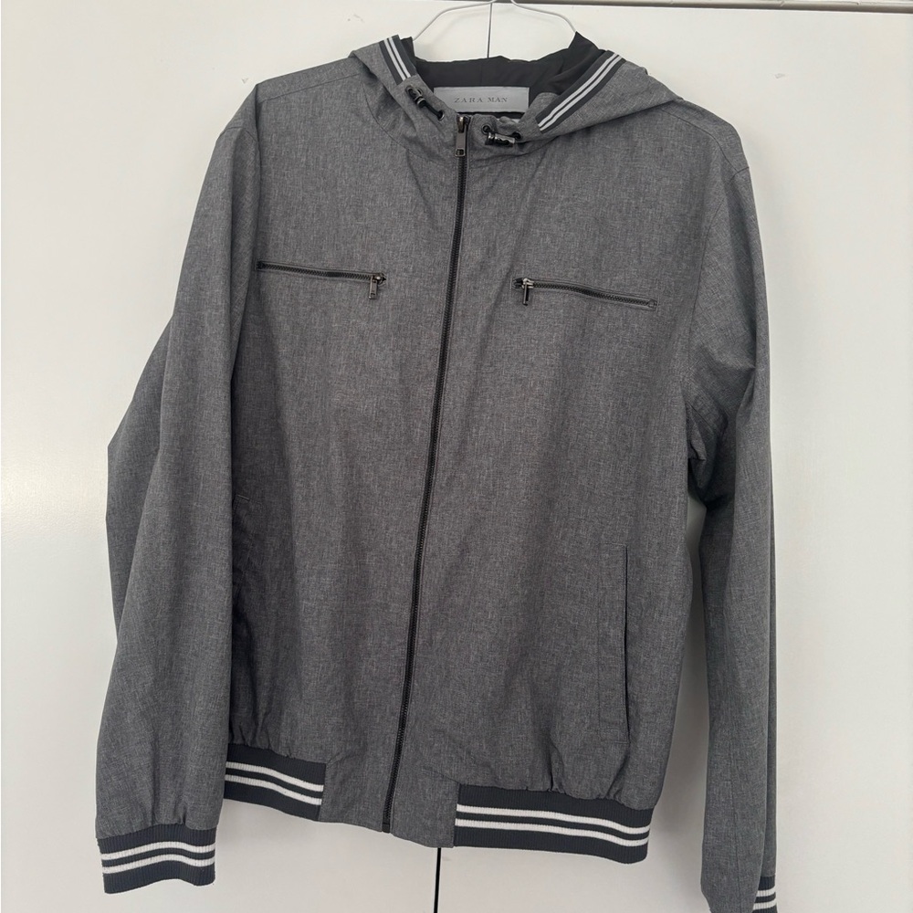Zara Gray Sporty Windbreaker with Hood and Elasticized Cuffs Size XL